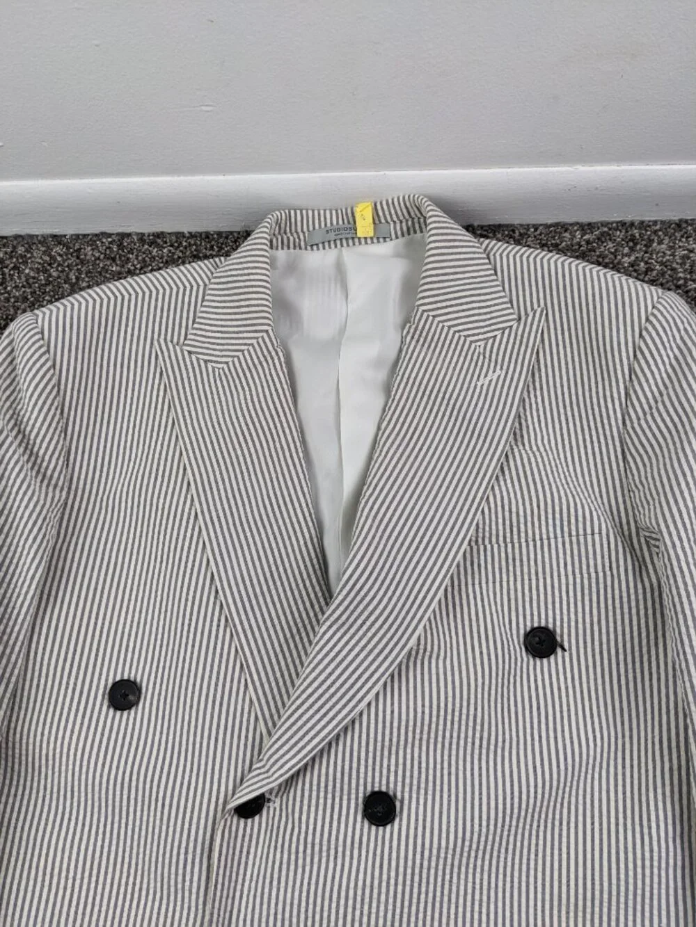 Studiosuits Sport Coat 42R Seersucker Double Breasted Peak Lapel Gray Striped